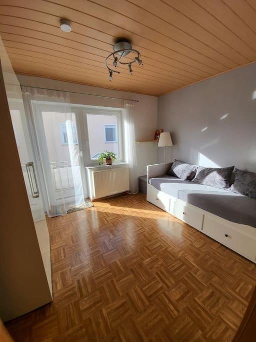 Schoene Wohnung Mit Eigenem Eingang Und Parkplatz Fulda Eksteriør billede